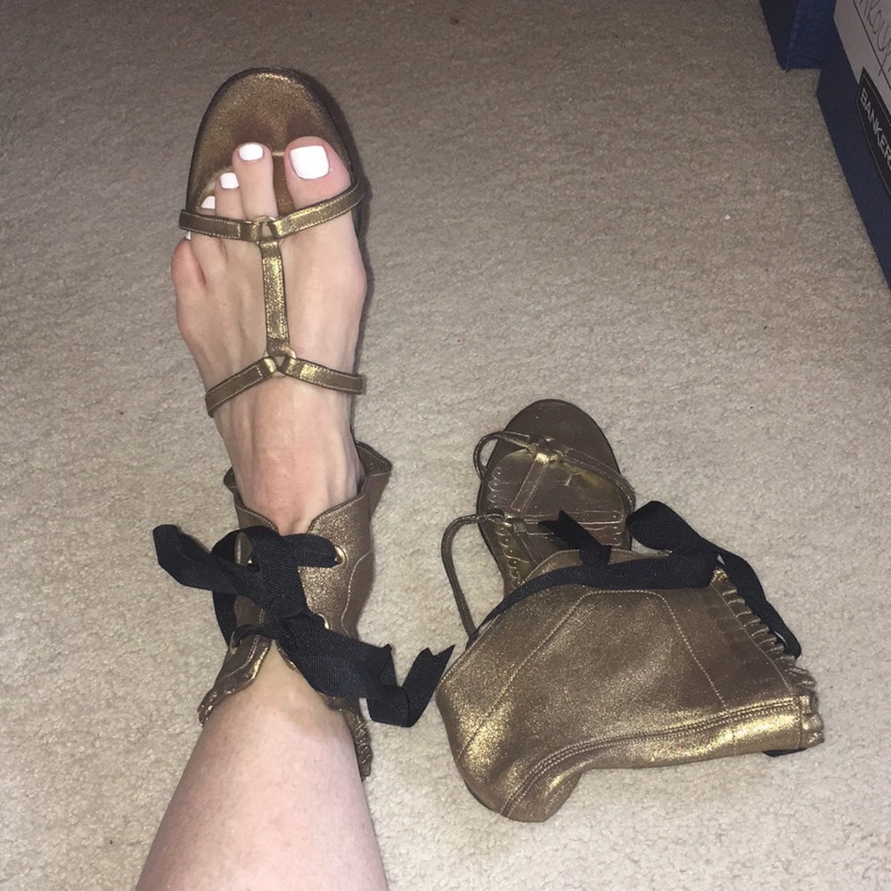 Gorgeous Grecian London Sole Lace Up Sandal 37